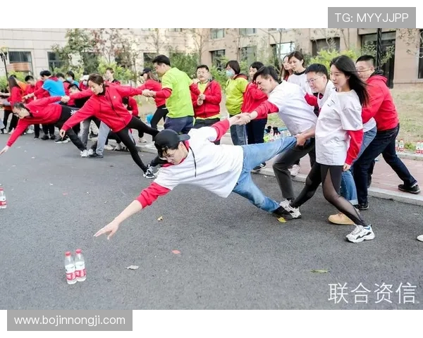 城市赛分析：LNG团队协作展现出色配合与默契精神