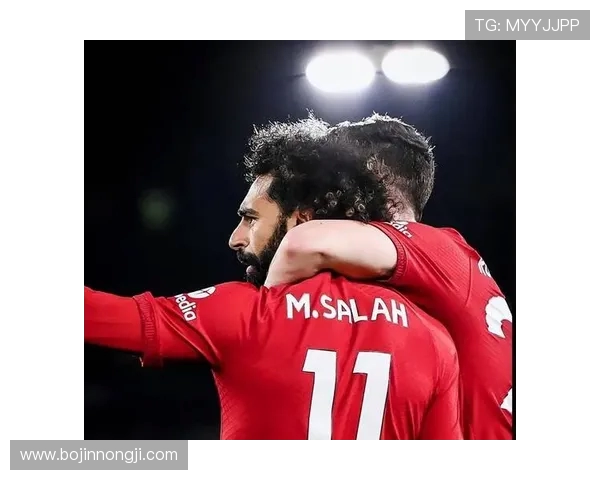 利兹联与利物浦精彩对决录像回放全程回顾与分析 利兹联与利物浦精彩对决录像回放全程回顾与分析